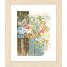 0154331-PN Набор для вышивания LanArte 'Цветочная корзина' 29x38 см